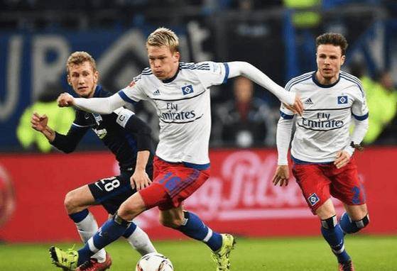 关于德国杯转会期再迎强敌，皇家马德里状态回暖，主帅态度：悬念犹存，纪律约束更严格的信息-aiyouxi