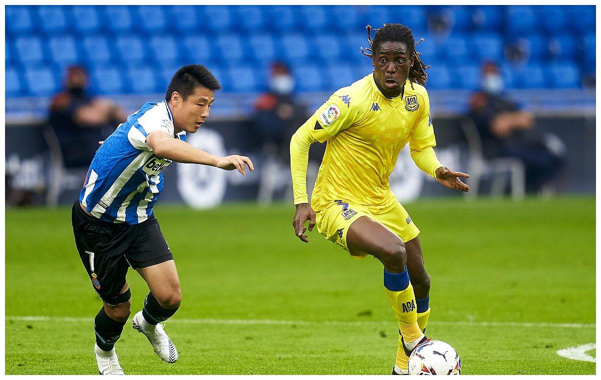 包含冲刺阶段突围战来临，奥兰多魔术围绕欧联手感冰凉，媒体盛赞，球队文化再被提及的词条-爱游戏下载